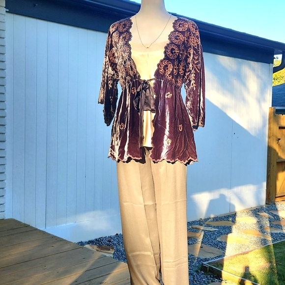 Jacket - Picture 1 of 4